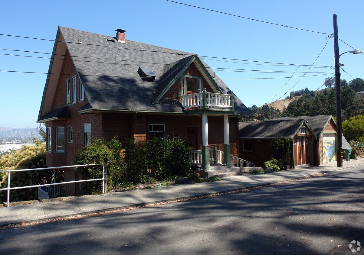 Primary Photo - 37 Terrace Ave