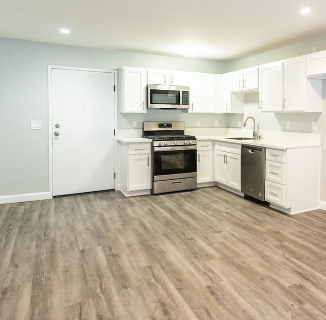 Interior Photo - 1015 2nd Street
