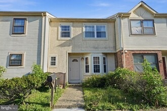 Building Photo - 272 Hudson Ct