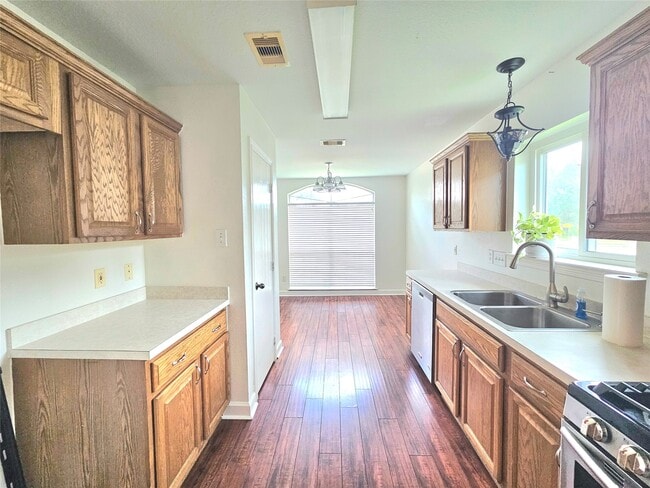 Building Photo - 16211 Noblewood Way