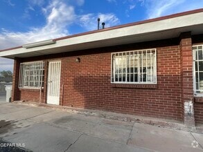 Building Photo - 3812 Hayes Ave