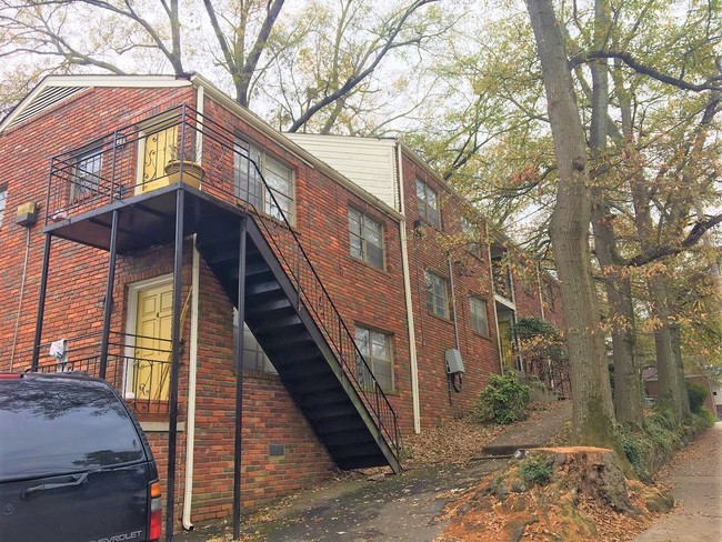 Building Photo - 907 Argonne Ave NE