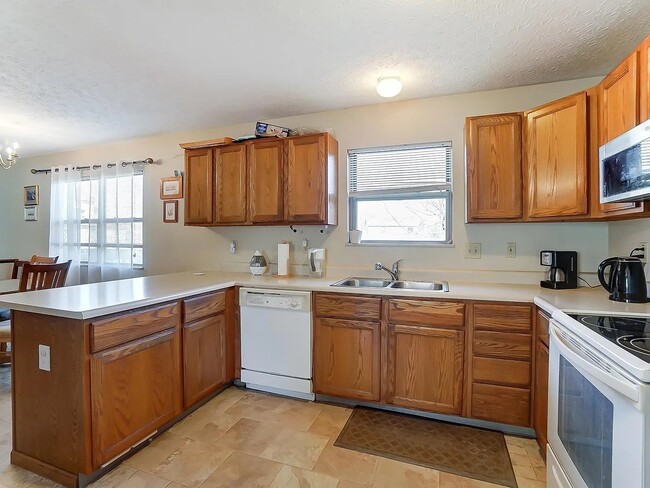 Building Photo - 4056 Brook Run Dr