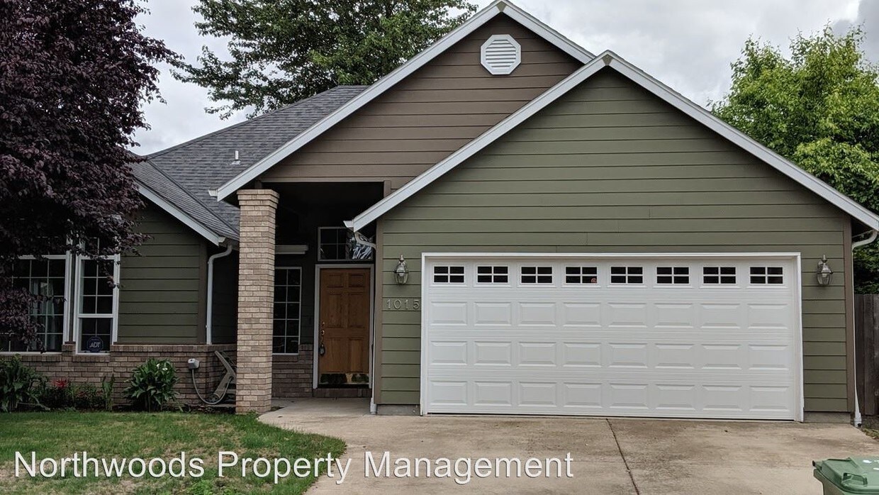 Foto principal - 3 br, 2 bath House - 1015 Swenson Lane