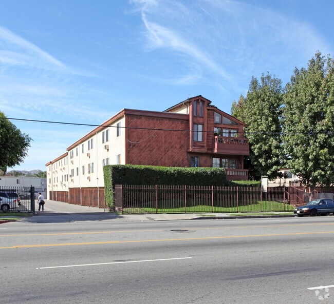 Desoto Apartments Canoga Park, CA