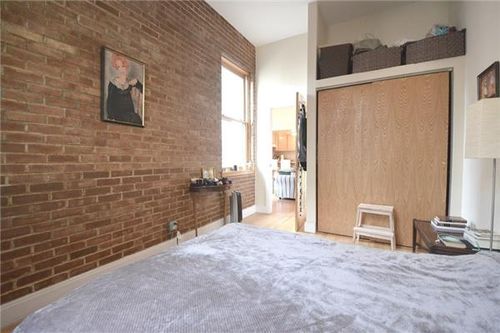 Building Photo - 73 W 68th St