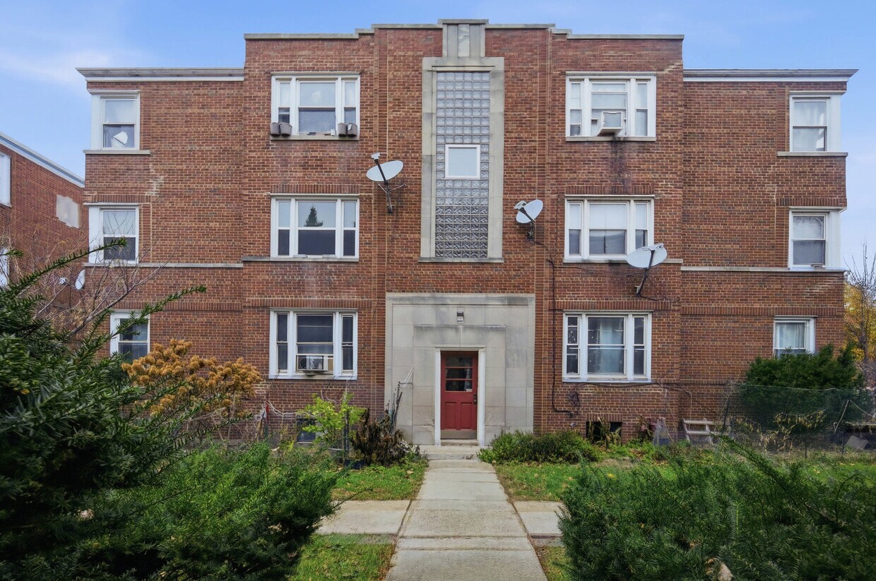 Foto principal - 7524 N Ridge Blvd