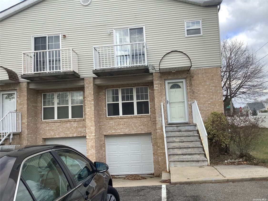 1601 Johnson Ave, Elmont, NY 11003 Condo for Rent in Elmont, NY