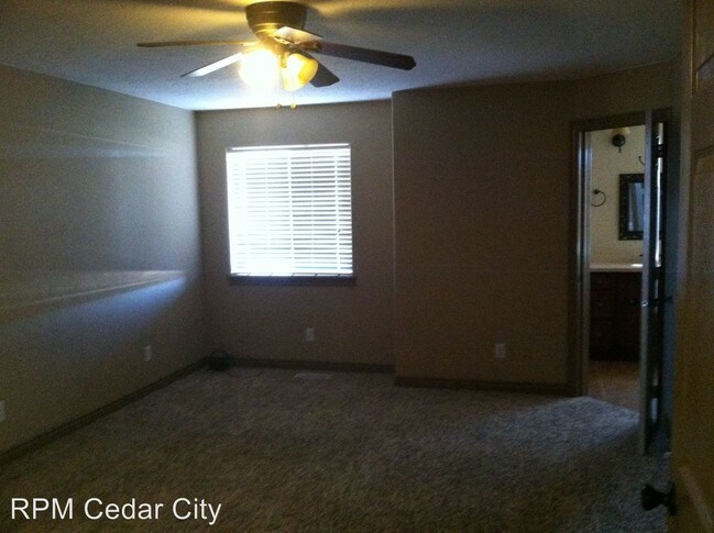 Building Photo - 2099 E Cedar Berry Ln