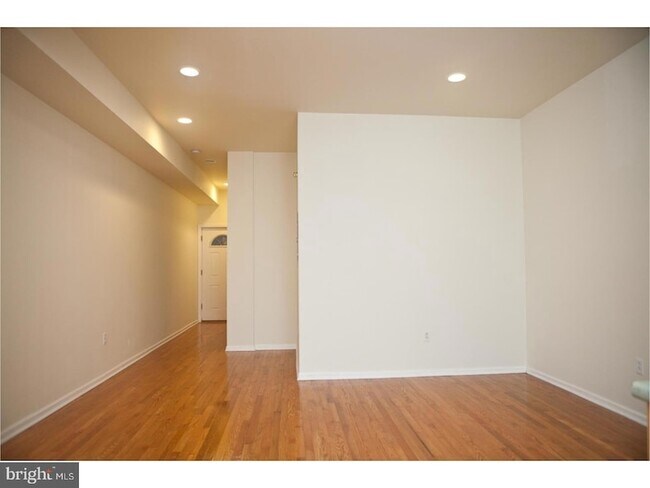 Foto del edificio - 1531 Poplar St