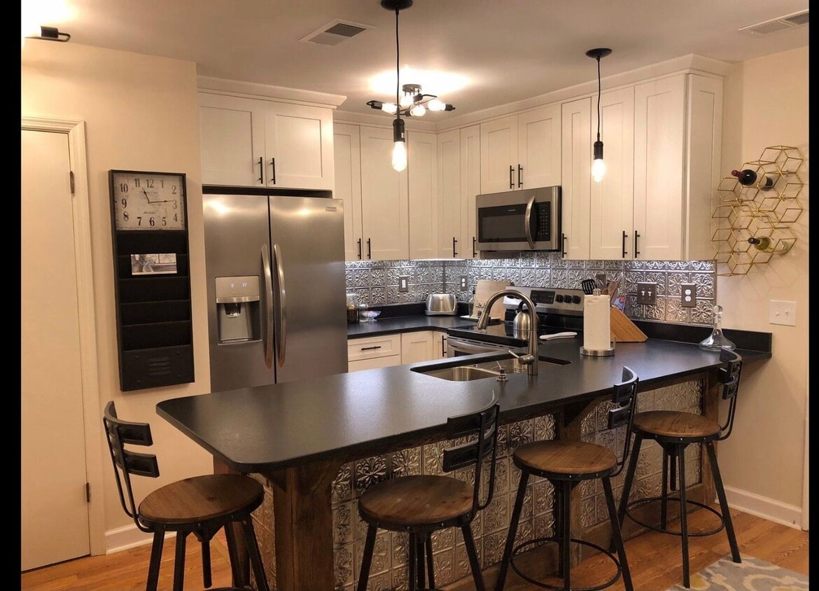 Primary Photo - 2 Bedroom, 1.5 Bath Fully Renovated Townhome