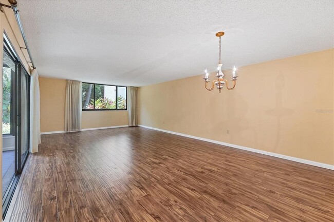 Building Photo - 123 Pinehurst Dr