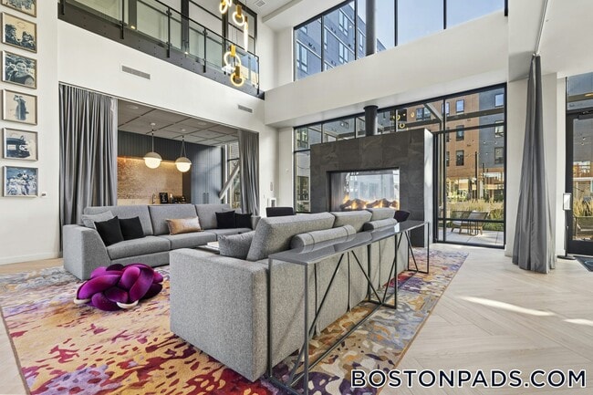 Foto del edificio - 120 Commerce Way