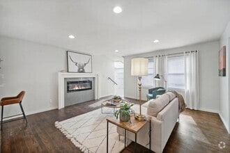 Building Photo - 1417 E 38th Pl