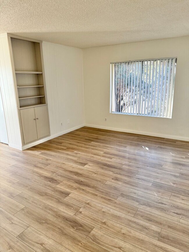 Foto del edificio - Modern and Stylish 2 Bedroom