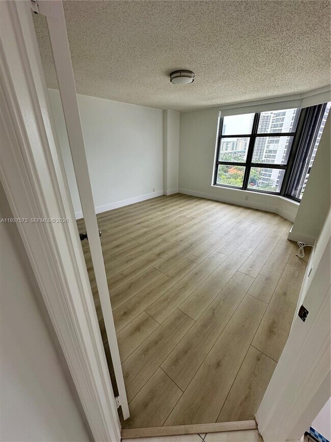 Foto del edificio - 3530 Mystic Pointe Dr