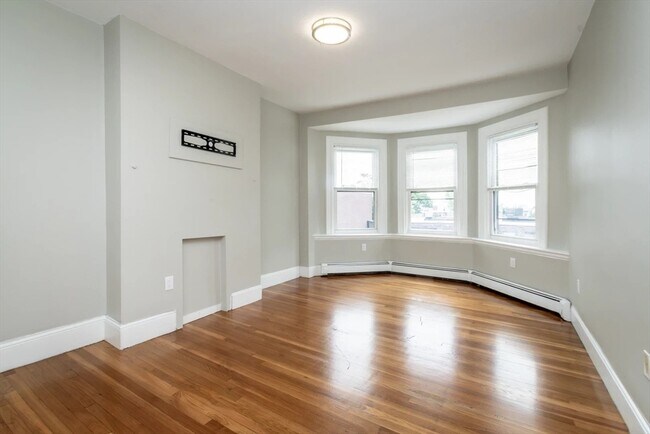 Foto del edificio - 548 E Broadway