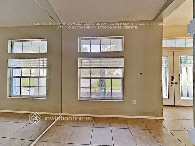 Building Photo - 13531 2nd Ave NE