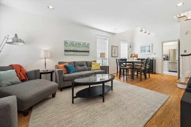 Foto del edificio - 4000 Purdue St