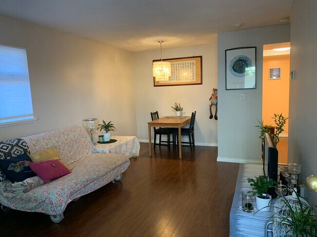 Photo du bâtiment - 1182 W 7th Ave