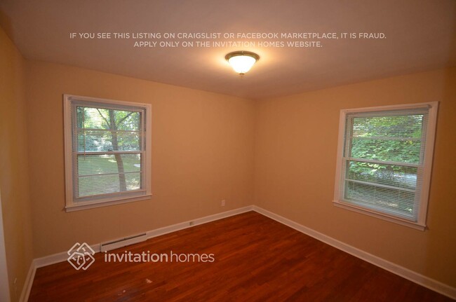 Foto del edificio - 1332 Midwood Dr