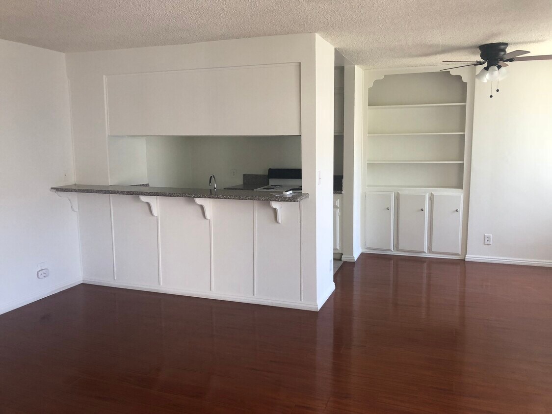 Living and dining area - 10535 Lindley Ave