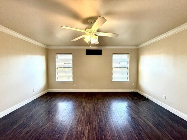 Foto del edificio - 806 E 98th St