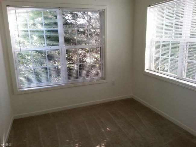 Foto del edificio - 4 br, 4 bath Condo - University Woods Univ...