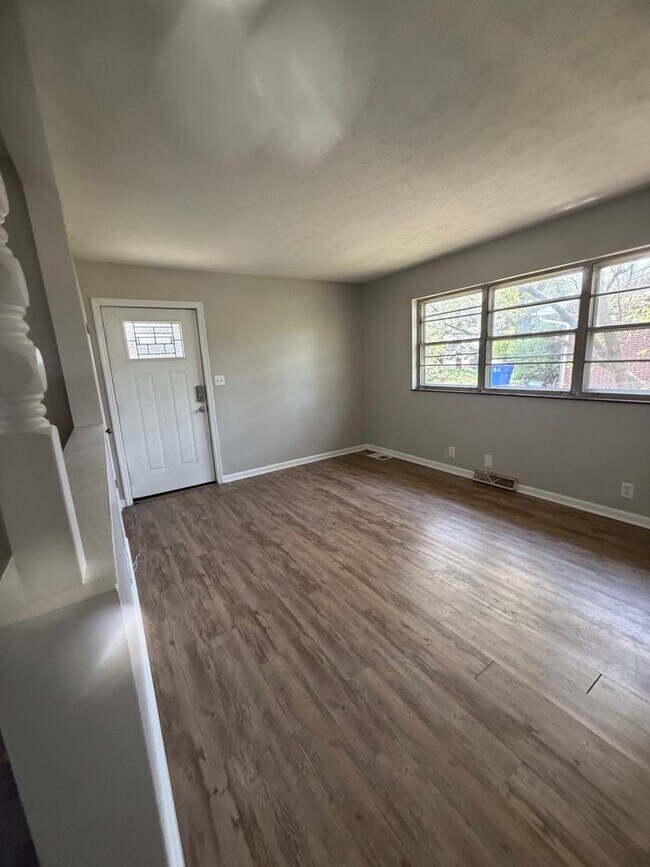 Foto del edificio - Alcoa City services and Schools 3 bedroom  home. call Debra Johnson 865-591-8281