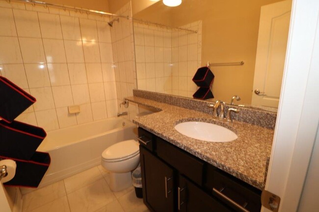Building Photo - 4344 Ellipse Dr