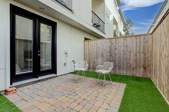 Building Photo - 2727 Dolce Oaks Dr