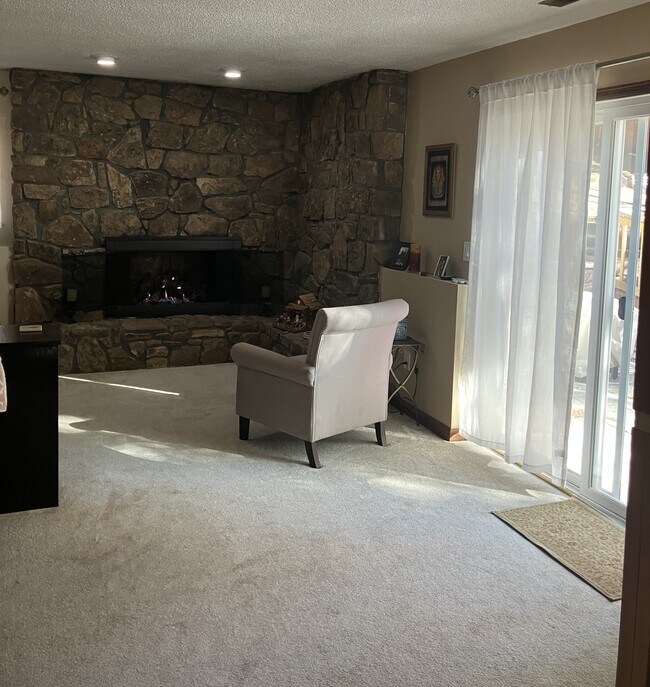 Foto del edificio - 3315 Clubheights Dr