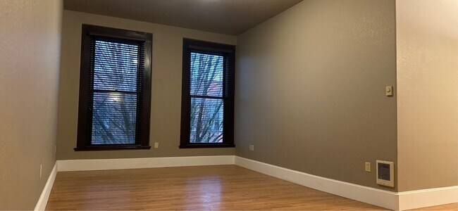 Foto del edificio - 201 E Main St