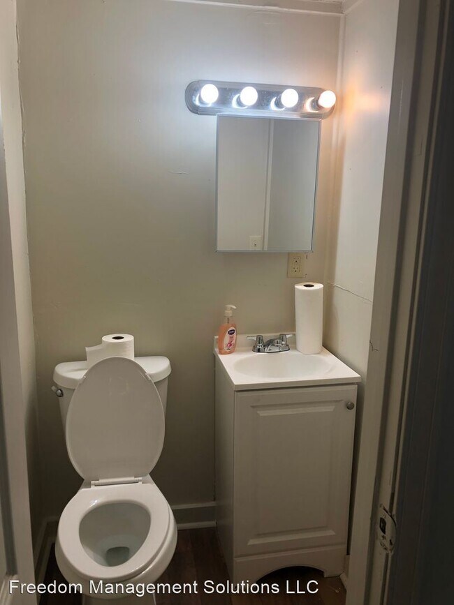 Foto del edificio - 3 br, 1.5 bath House - 305 Syracuse St