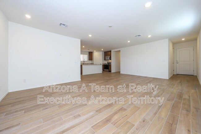 Building Photo - 9122 E Red Blf Ct
