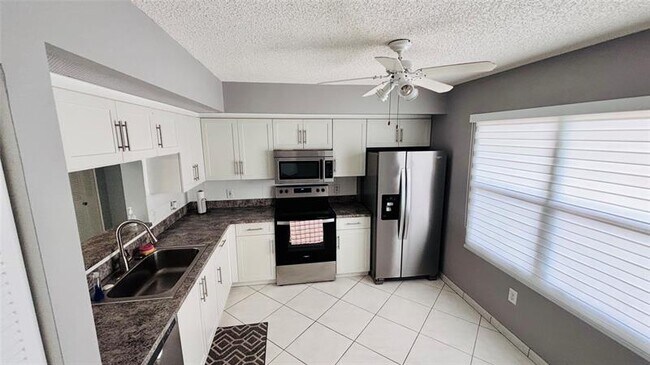 Foto del edificio - 13800 SW 5th Ct