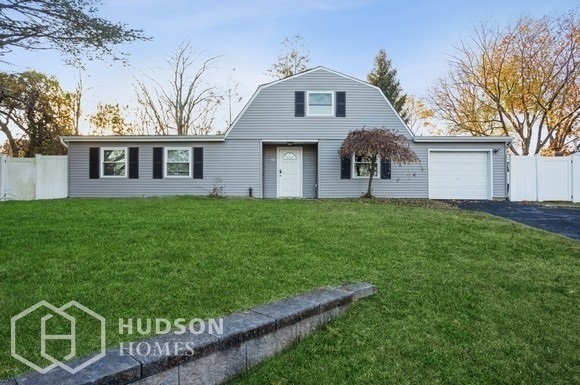 Primary Photo - 42 College Hills Dr