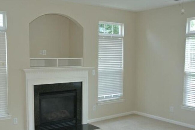Building Photo - 2241 Elendil Ln