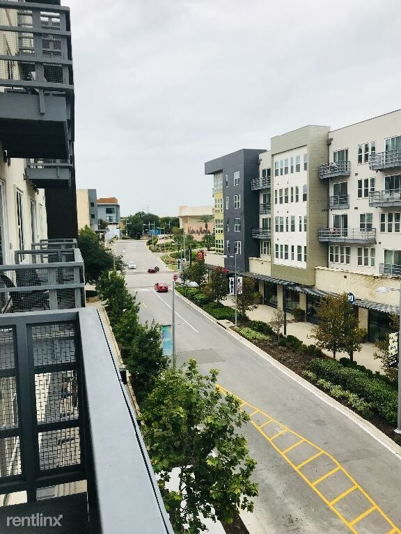 Foto del edificio - 1 br, 1 bath Apartment - 3211 Palm Way