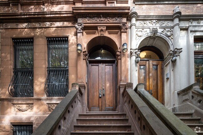 Entrada - 517 W 149th St