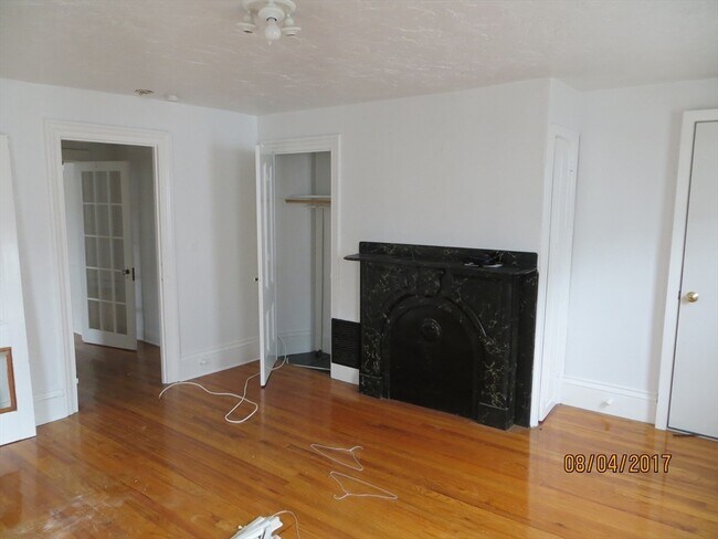 Building Photo - 25 Leyden St