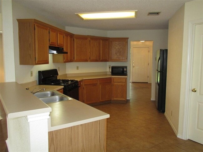 Building Photo - 1811 Lion-Heart Dr