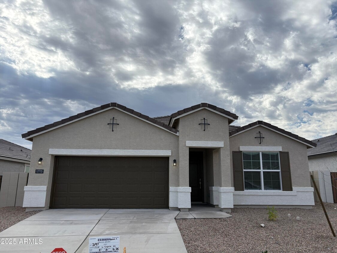 Foto principal - 17715 W Turquoise Ave