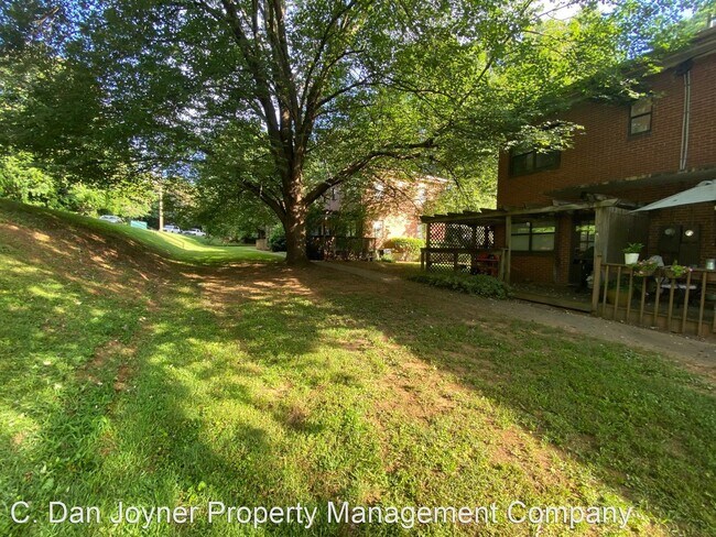 Building Photo - 2 br, 1 bath House - 24 Faris Circle