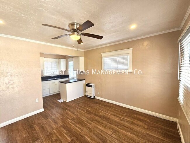 Foto del edificio - 4021 E 1st St