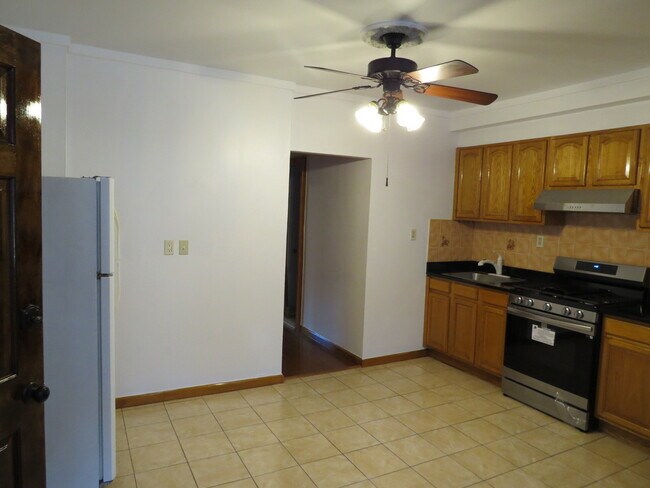 Kitchen - 612 5th Ave