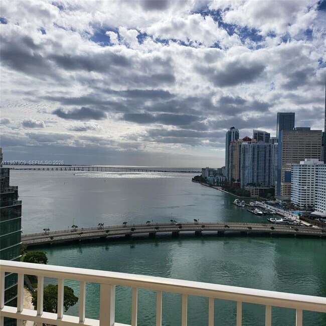Foto del edificio - 701 Brickell Key Blvd