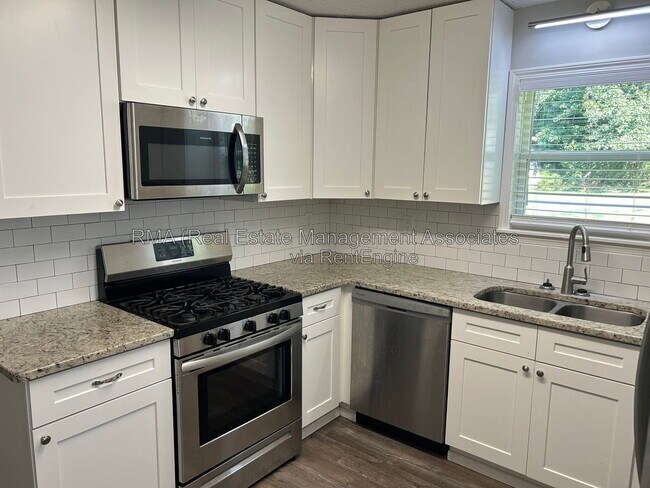 Foto del edificio - 217 Griffin Park Rd
