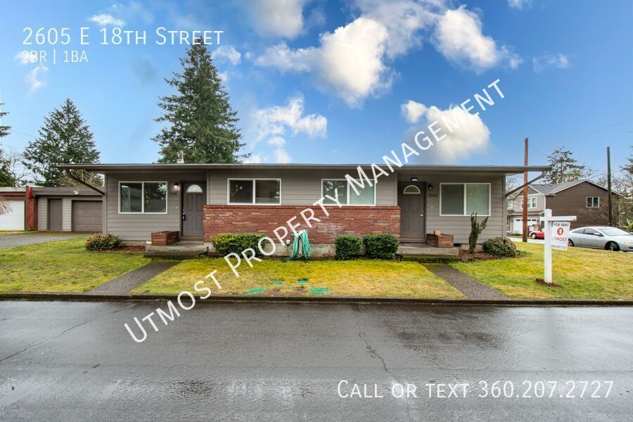 Primary Photo - Cozy 2BD 1BA Duplex Near Downtown Vancouve...