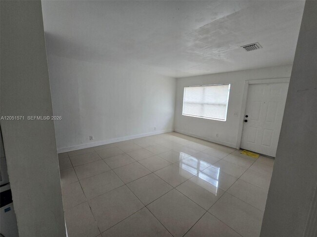 Foto del edificio - 4151 SW 19th St